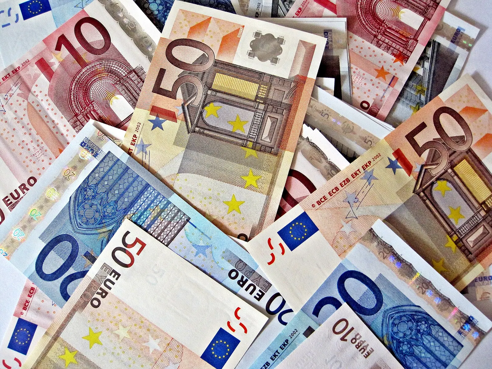 Bulgaria's deficit hits 3.075bn euros, up nearly 900m in a month