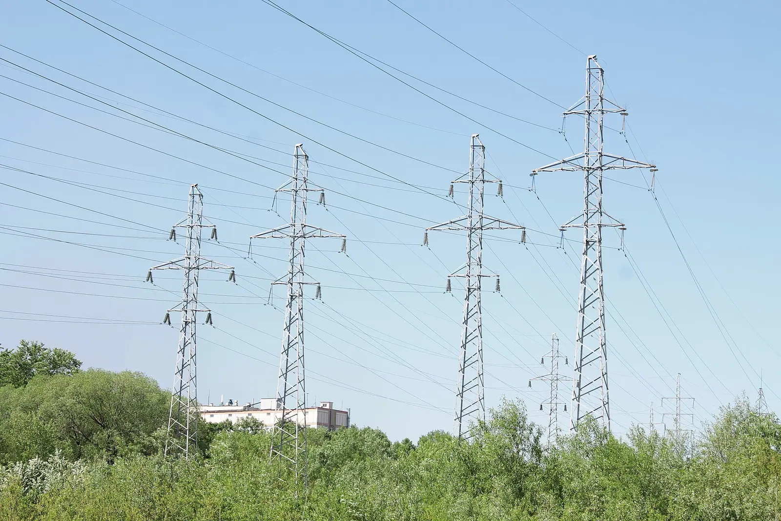 Bulgaria's power exchange price for tomorrow is €208.40 per MWh, 4.93% higher than today