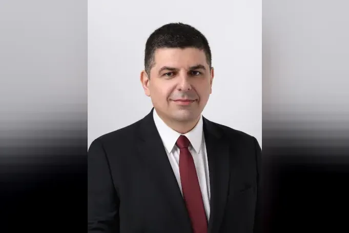 Mirchev: 11 Starlink antennas at secret site near Sofia set on fire