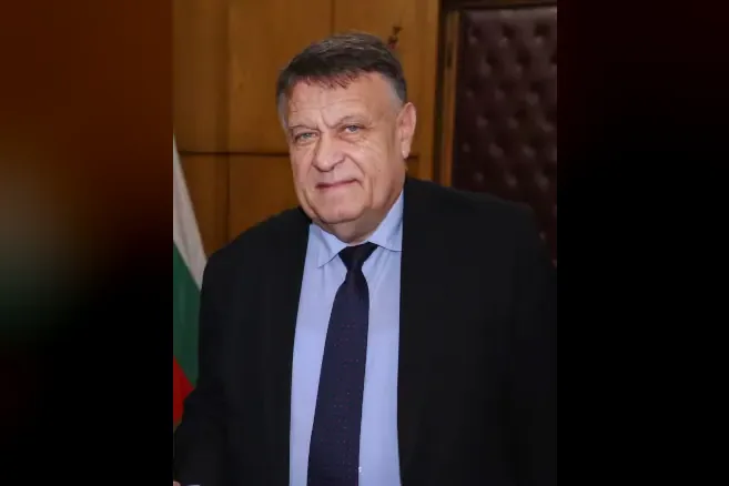 МОН получи писмо и пътна карта от ректора на НАТФИЗ Мирослав Дачев