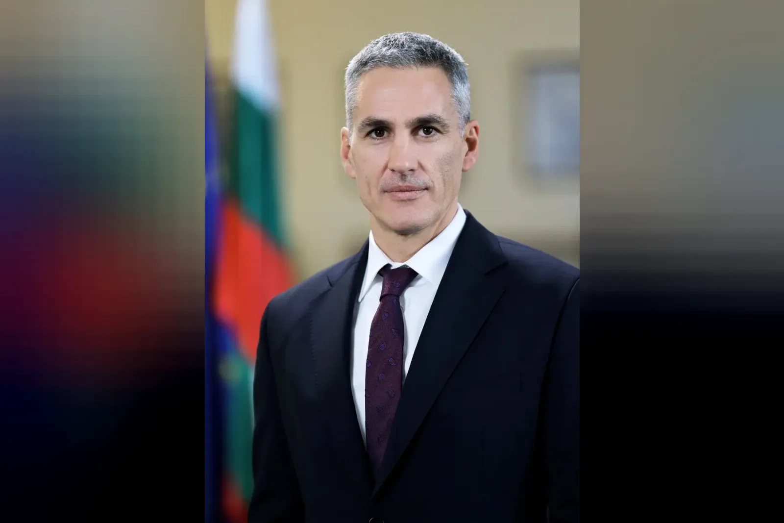 Гюров гласува в Благоевград: иска държава, в която доходите стигат